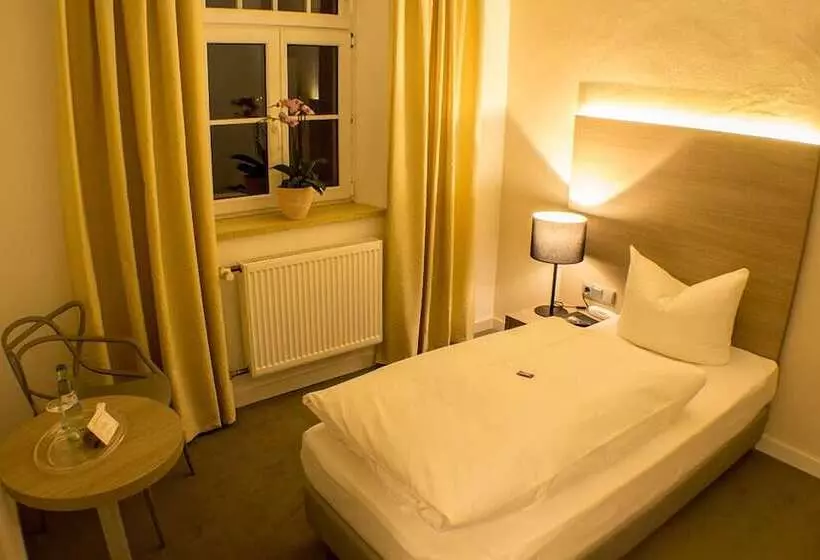 اتاق استاندارد یک نفره, Garni Hotel Schmaus