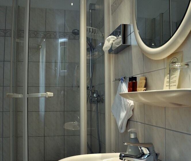 스탠다드 싱글 룸, Anna