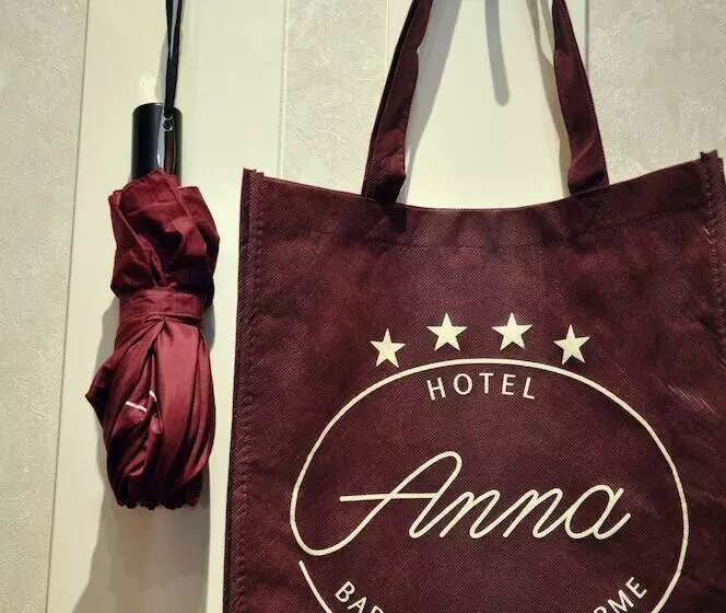 اتاق استاندارد یک تخته با بالکن, Anna