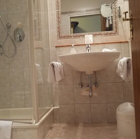 스탠다드 발코니 룸, Anna