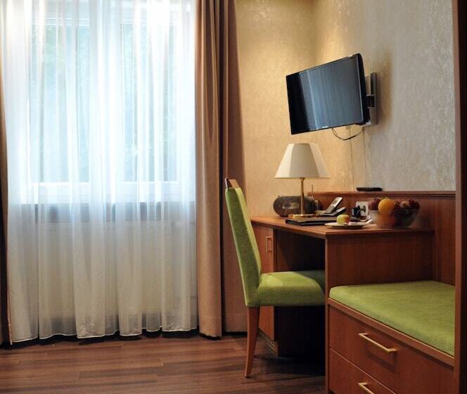 스탠다드 싱글 룸, Anna