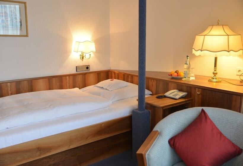 스탠다드 싱글 룸, Anna