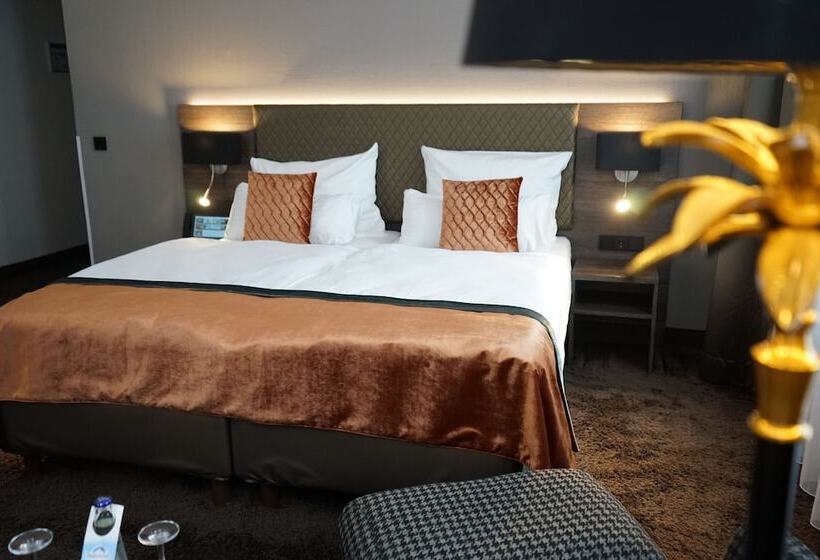 اتاق سوپریور سه تخته, Boutique Hotel Germania