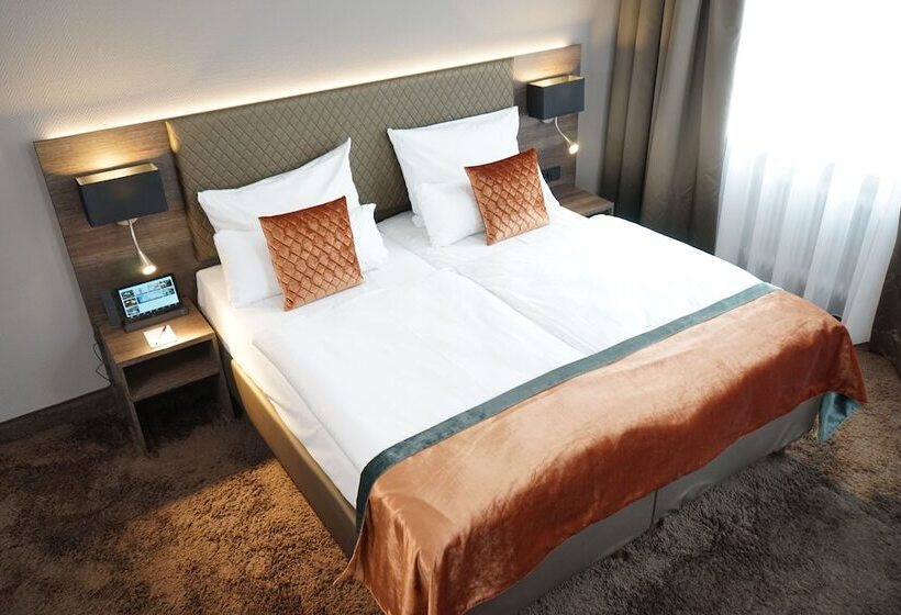 اتاق سوپریور سه تخته, Boutique Hotel Germania