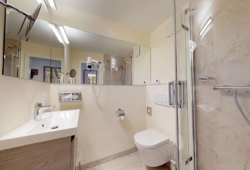 غرفة قياسية, Goldene Traube