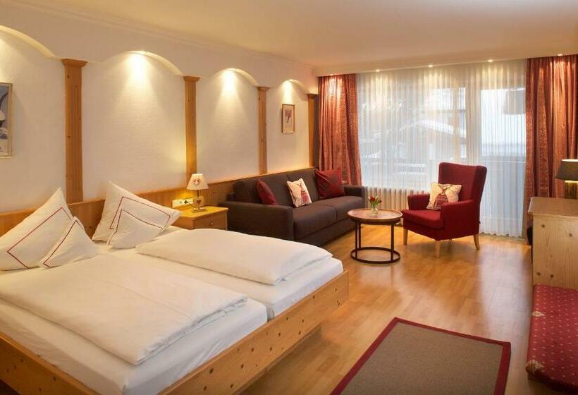 Comfort room with balcony, Menning S