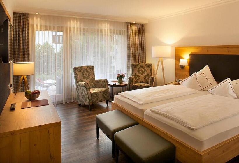 Comfort room with balcony, Menning S