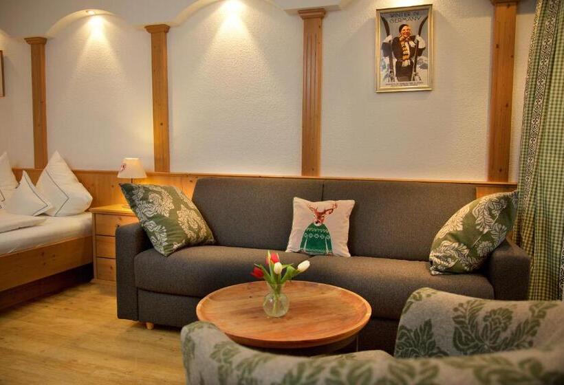 Comfort room with balcony, Menning S