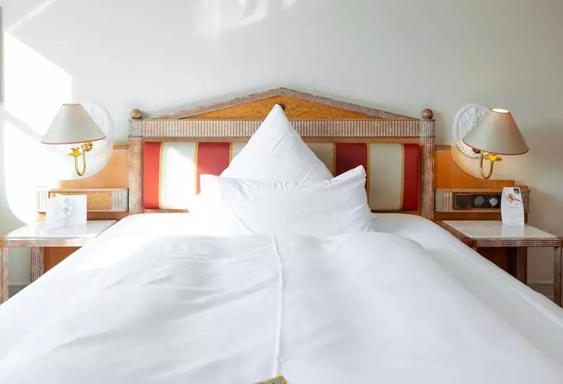 Quarto Estandar Individual, Olymp Munich