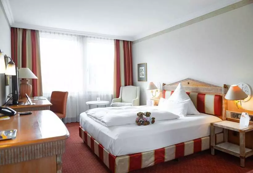 Quarto Estandar Individual, Olymp Munich
