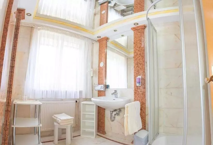 Quarto Estandar Individual, Plankl