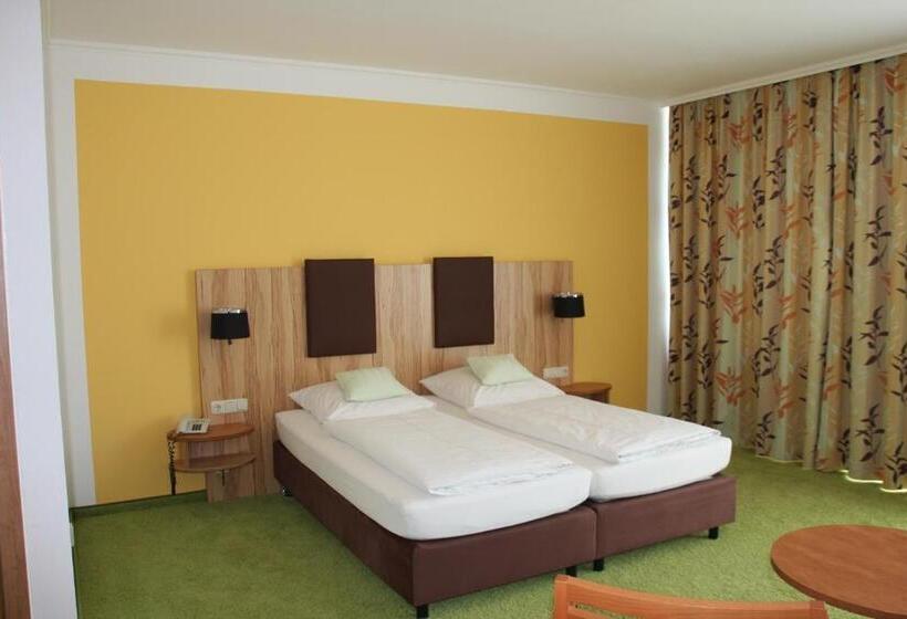 스탠다드 트리플 룸, Stadt Pasing