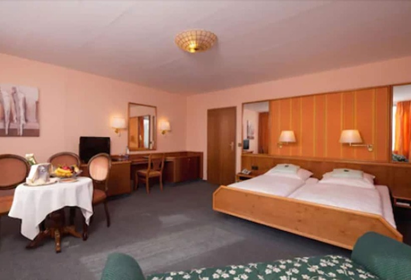 스탠다드 트리플 룸, Stadt Pasing