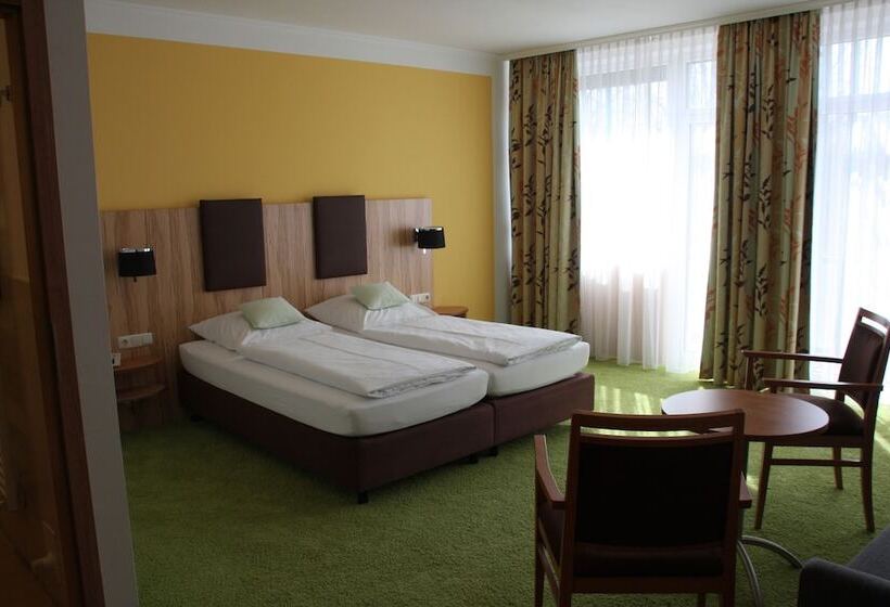 스탠다드 트리플 룸, Stadt Pasing