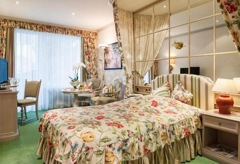 غرفة قياسية فردية مزودة بشُرفة, Relais & Châteaux Hotel Schwarzmatt