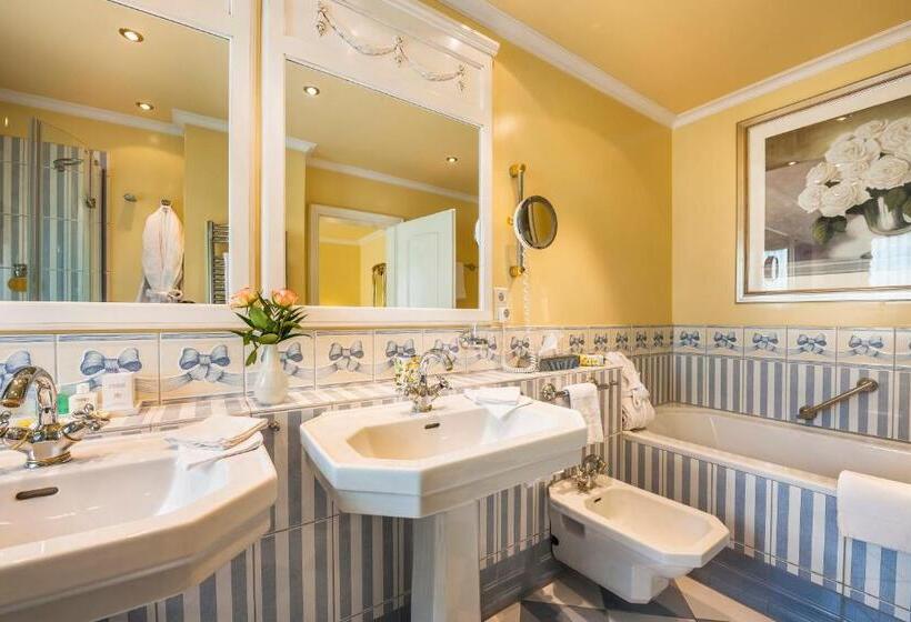 غرفة ديلوكس مزودة بشرفة, Relais & Châteaux Hotel Schwarzmatt