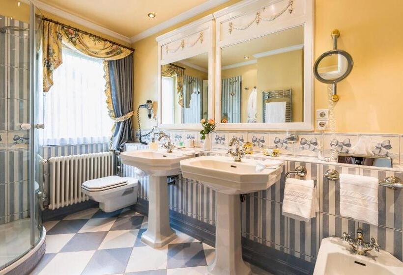 غرفة ديلوكس مزودة بشرفة, Relais & Châteaux Hotel Schwarzmatt