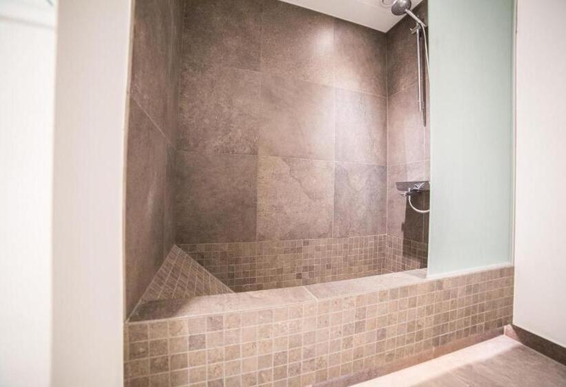 جناح, Comwell Hvide Hus Aalborg