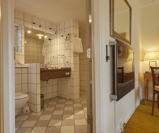 غرفة قياسية, Knudsens Gaard