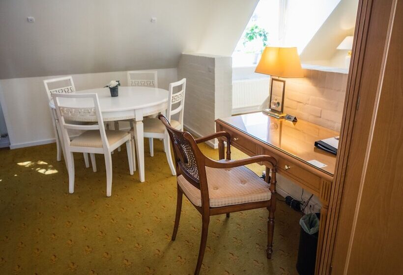 غرفة قياسية, Knudsens Gaard