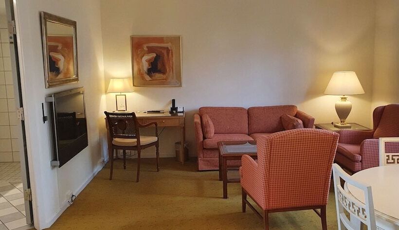 غرفة قياسية, Knudsens Gaard