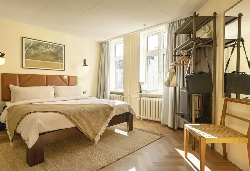 Suite, Mayfair