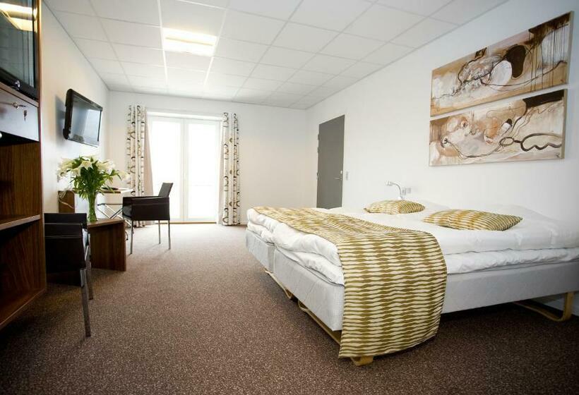 חדר משפחתי, Thinggaard