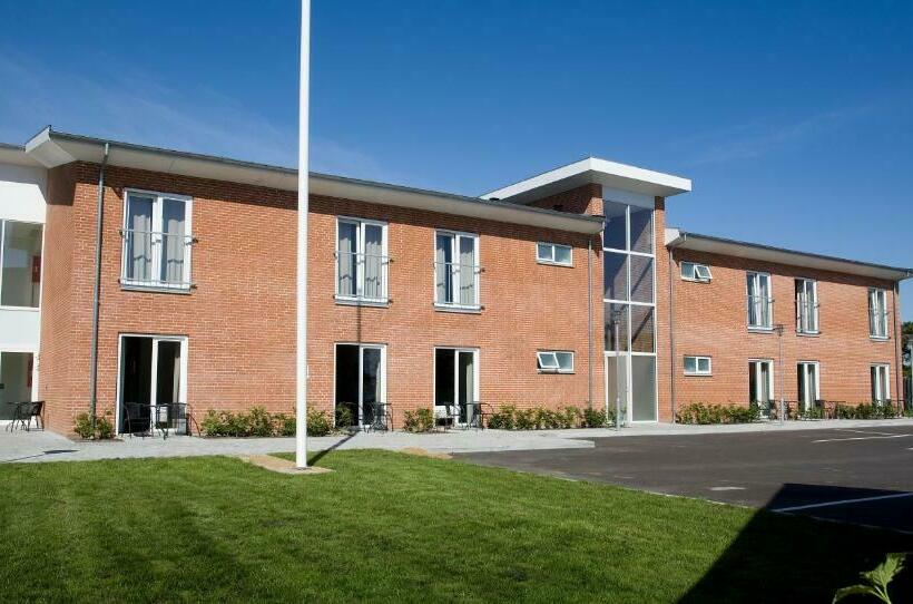 חדר משפחתי, Thinggaard