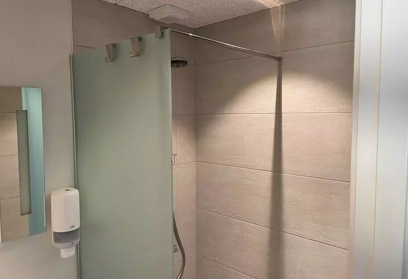 Standard Yhden Hengen Huone, Blommenslyst Kro