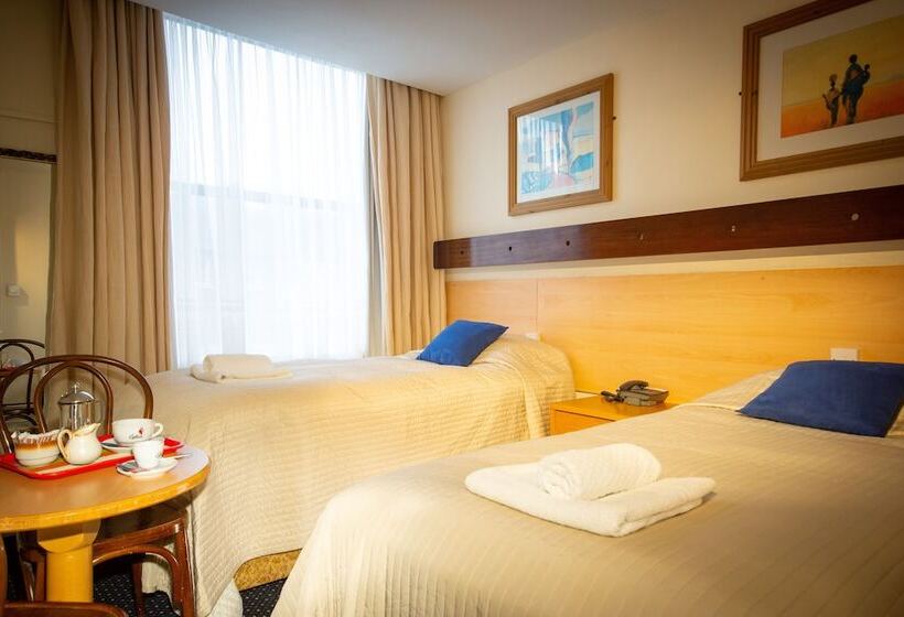 스탠다드 룸, Ashley