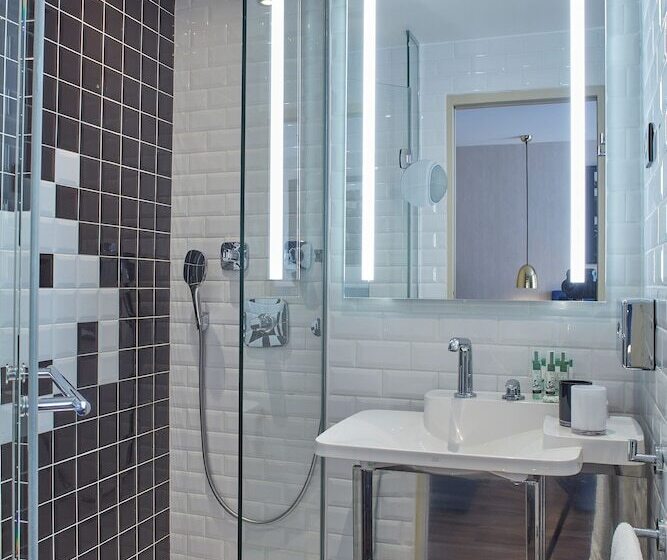 スタンダードトリプルルーム, Atmospheres