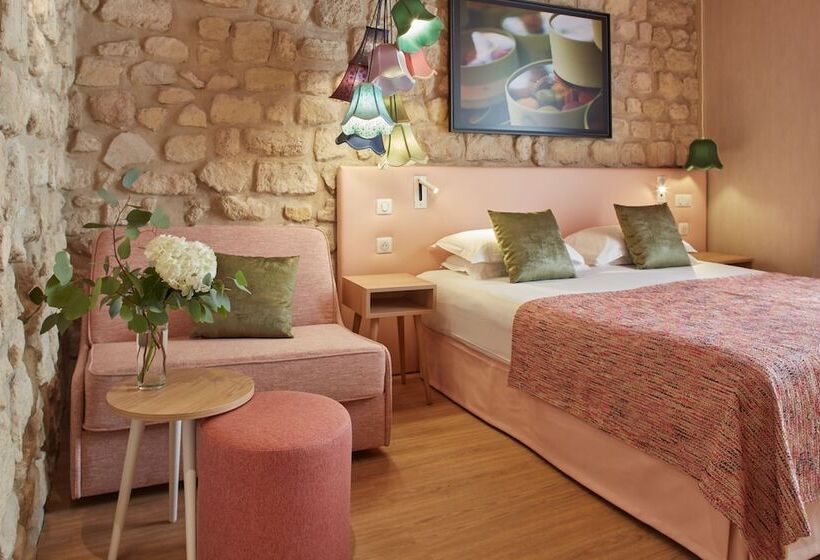 スタンダードトリプルルーム, Atmospheres