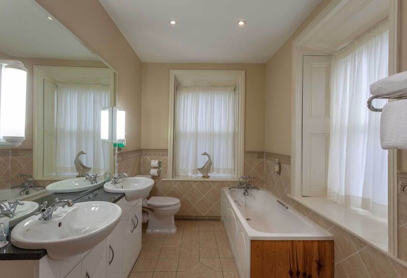 Номер Superior, Ballyseede Castle