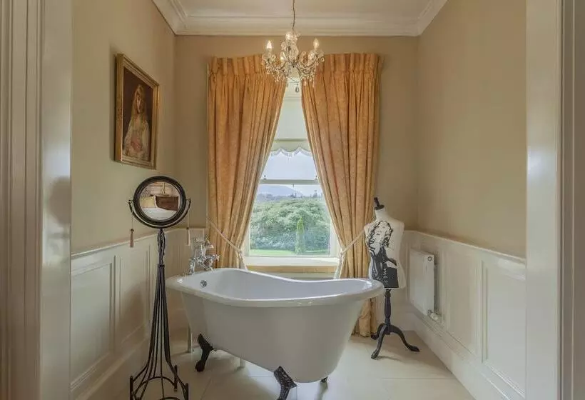 Junior Suite, Ballyseede Castle