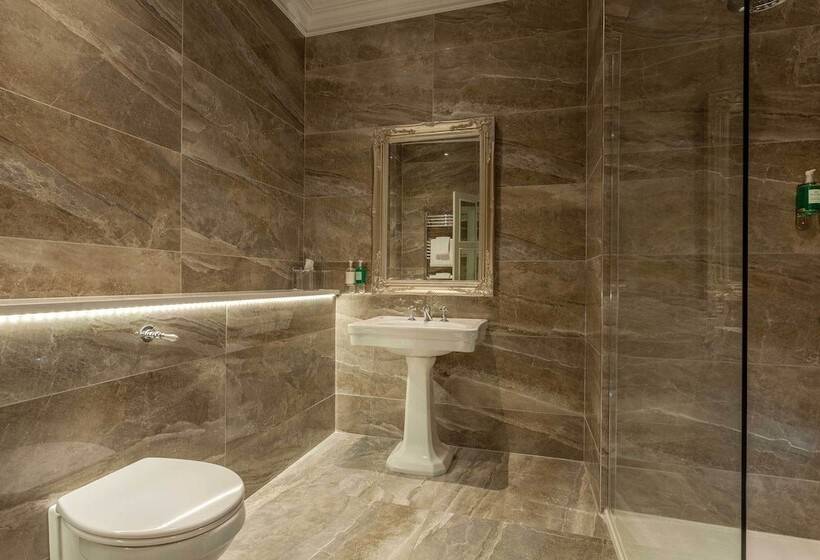 Полулюкс, Ballyseede Castle