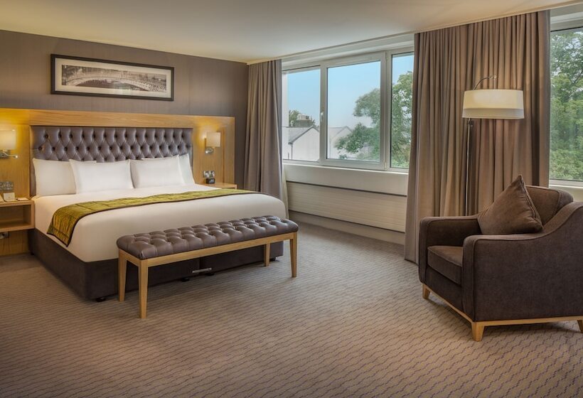 프레지덴셜 스위트, Clayton Hotel Burlington Road