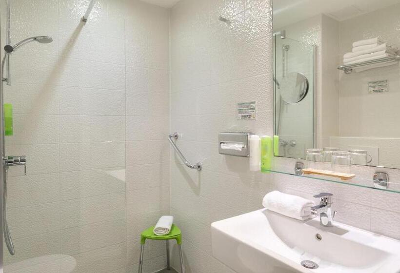 デラックストリプルルーム, Florence Nice