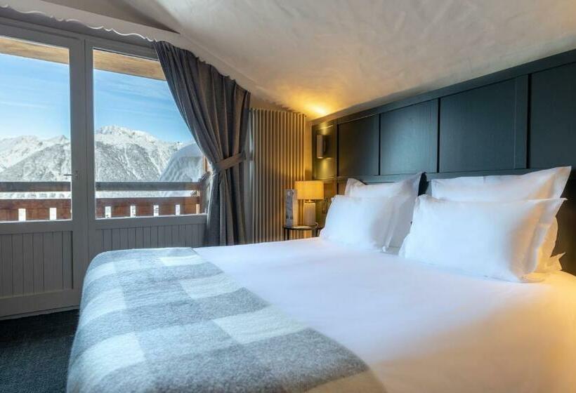 Номер Стандарт с Балконом, Grand Hôtel Courchevel 1850