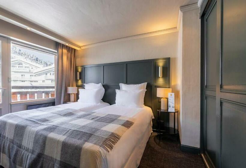 Номер Стандарт с Балконом, Grand Hôtel Courchevel 1850