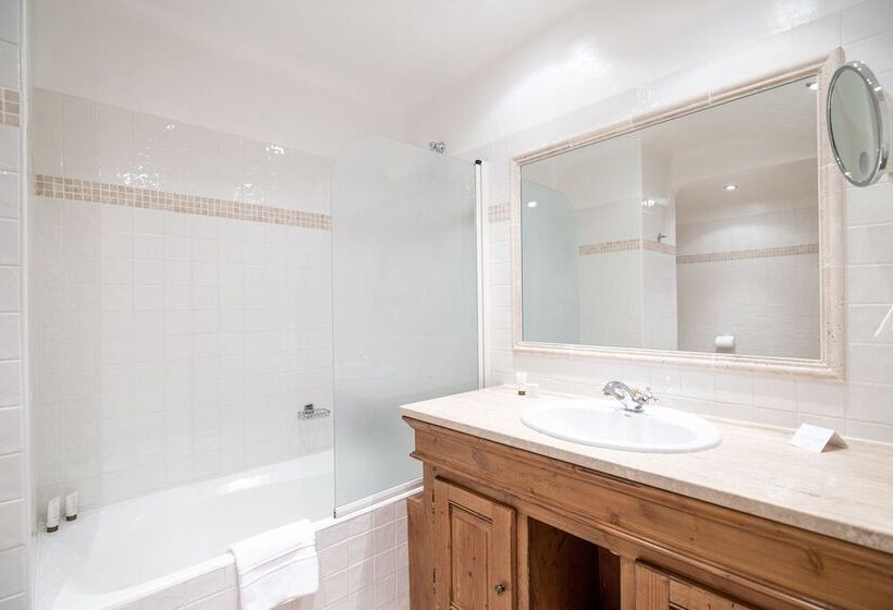 Номер Комфорт, Grand Hôtel Courchevel 1850