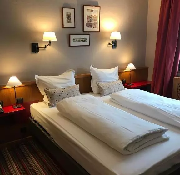 Standard Room King Size Bed, Hôtel Arnold