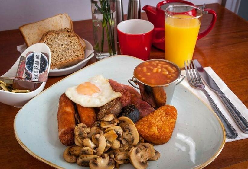 חדר סטנדרט, Lake Of Shadows