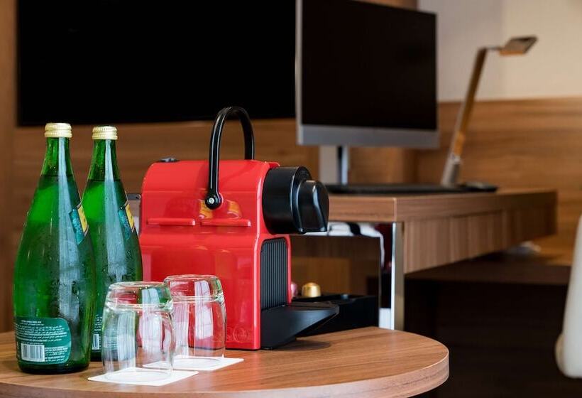 استودیو استاندارد با چشمانداز باغ, Radisson Blu Hotel & Resort, Al Ain