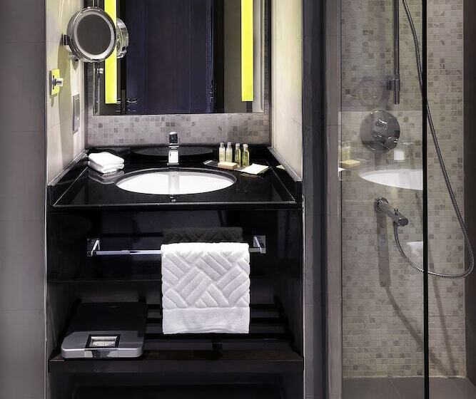 اتاق پریمیوم با چشمانداز باغ, Radisson Blu Hotel & Resort, Al Ain