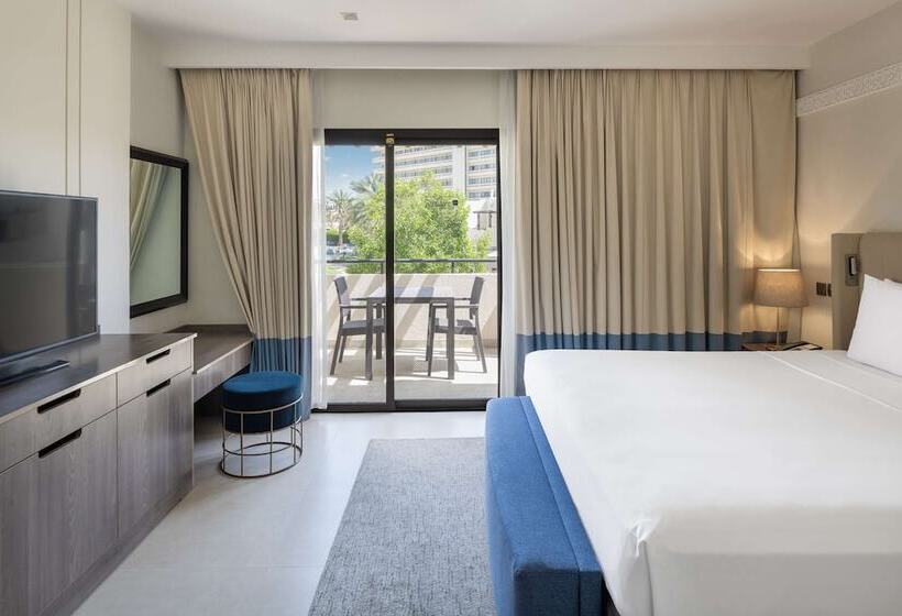 带花园景观高级房间, Radisson Blu Hotel & Resort, Al Ain
