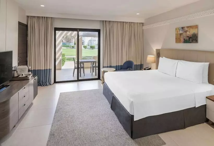 اتاق پریمیوم با چشم‌انداز باغ, Radisson Blu Hotel & Resort, Al Ain