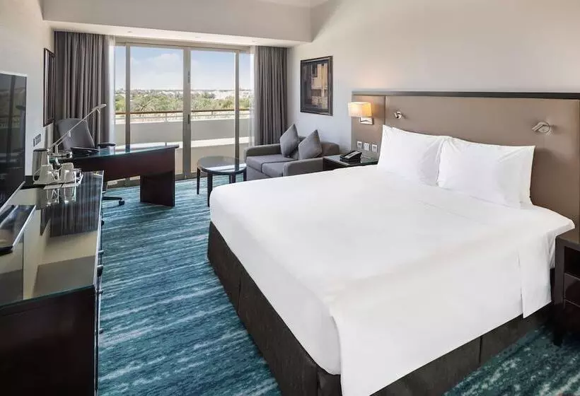 اتاق سوپریور با بالکن, Radisson Blu Hotel & Resort, Al Ain