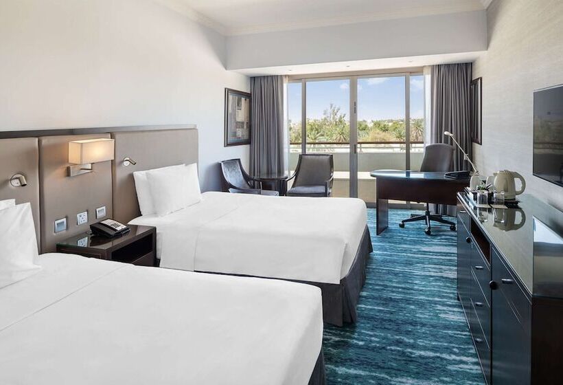 اتاق سوپریور با بالکن, Radisson Blu Hotel & Resort, Al Ain