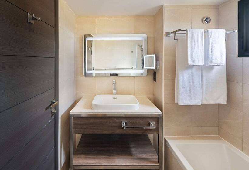 1 Bedroom Duplex Villa, Radisson Blu Hotel & Resort, Al Ain