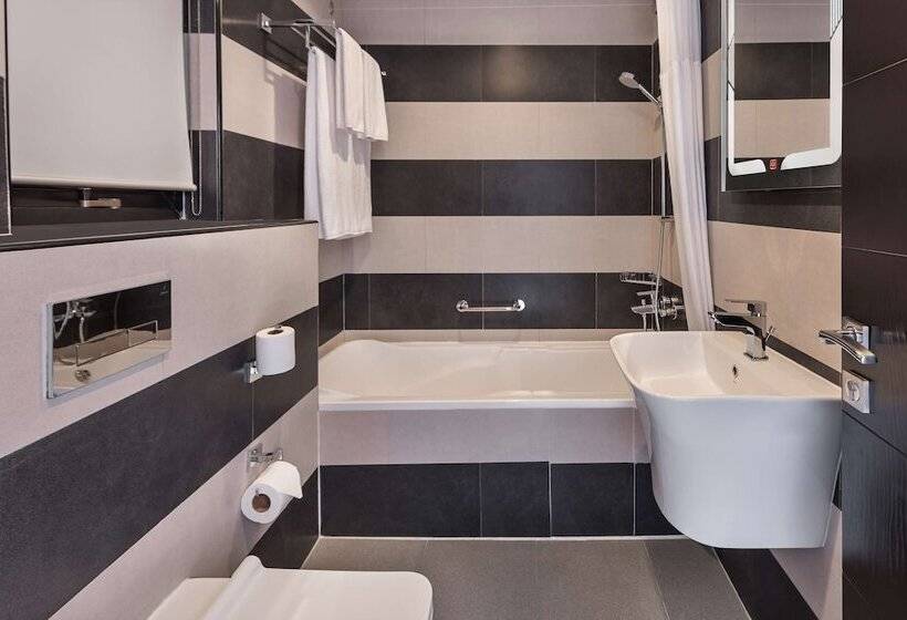 ویلای 1 خوابه, Radisson Blu Hotel & Resort, Al Ain